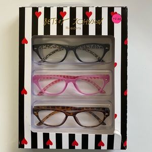 Betsey Johnson Readers 2.00